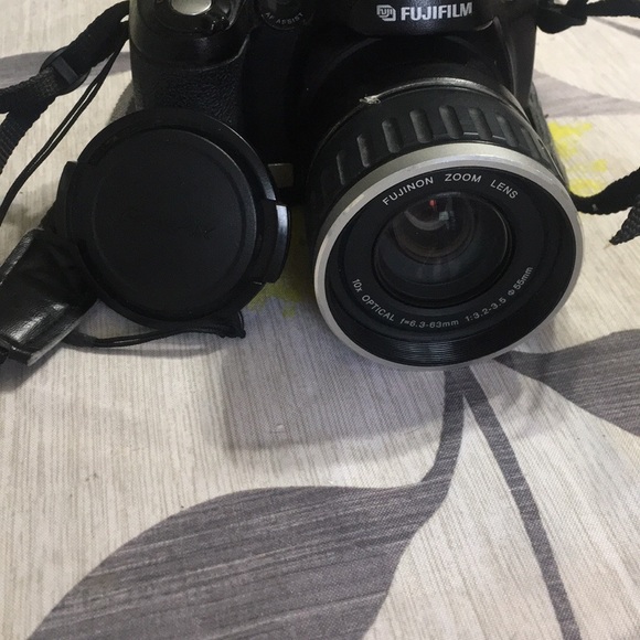 Digital fujifilm S5200 camera - Picture 2 of 4